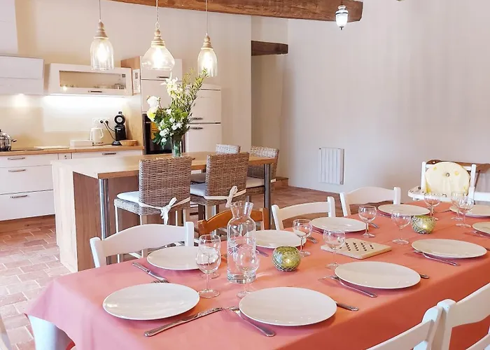 Le Plessis Aux Oiseaux, Jusqu'a 14 Personnes *